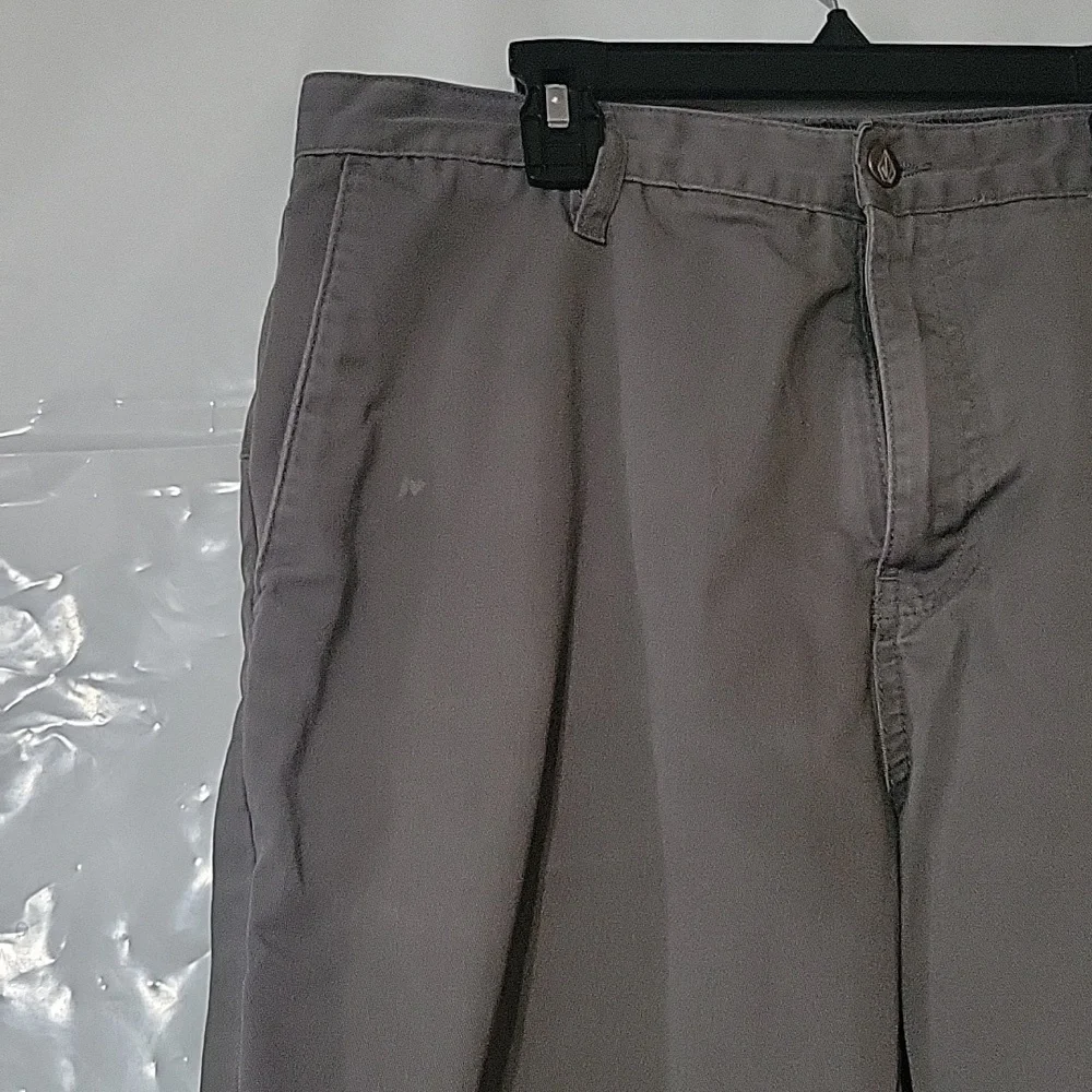 VOLCOM Men's Casual Walking Shorts Grey Cotton Outdoor Beach Surfer Coastal S 33